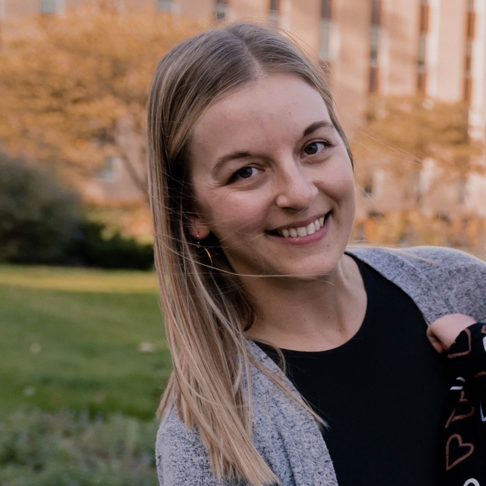 Meet your Posher, Holly